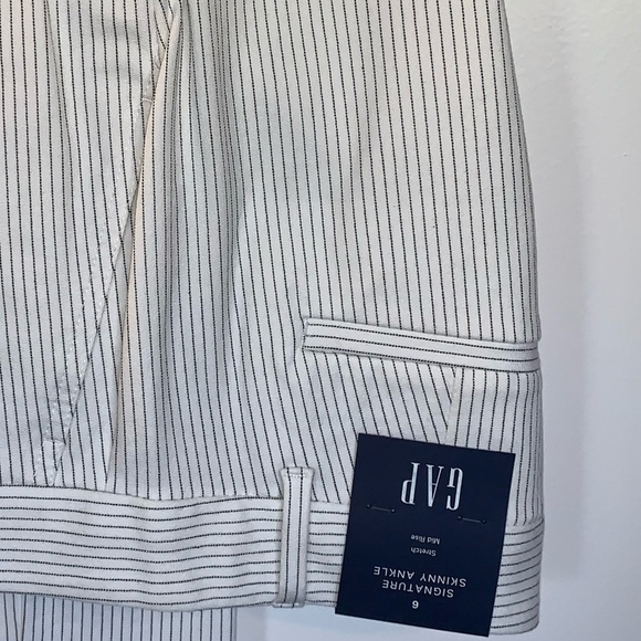 White striped skinny ankle pants - Picture 2 of 3